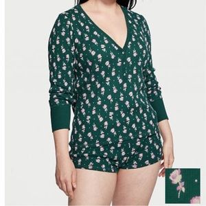 NWOT Victoria’s Secret Thermal Pajama V-neck Top Forest Green Floral Size XS